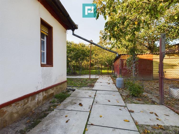 Casă cu 4 camere cu Teren 420 Mp în Șega
