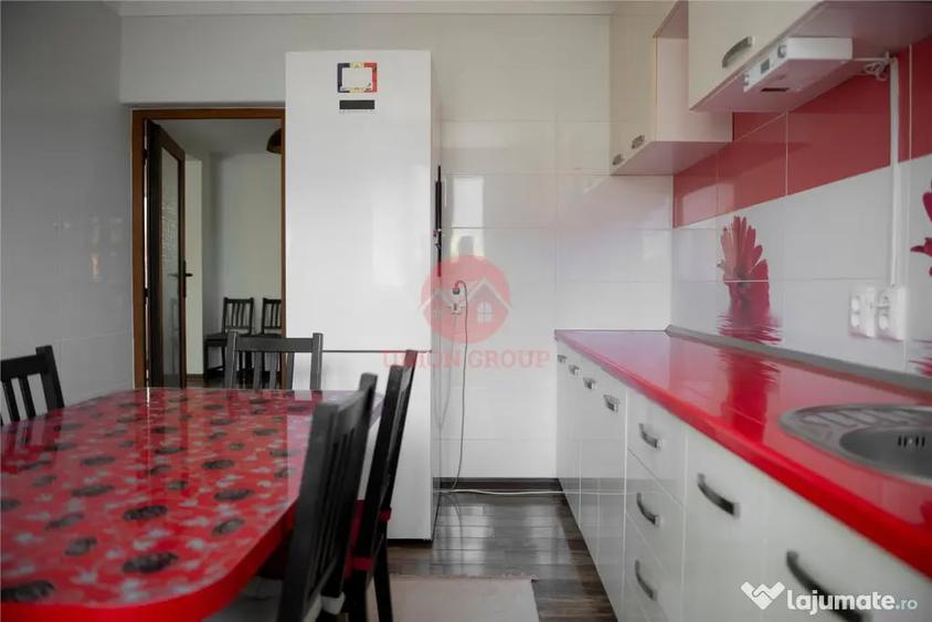 Casă cu 8 camere cu Teren 555 Mp în Lazu