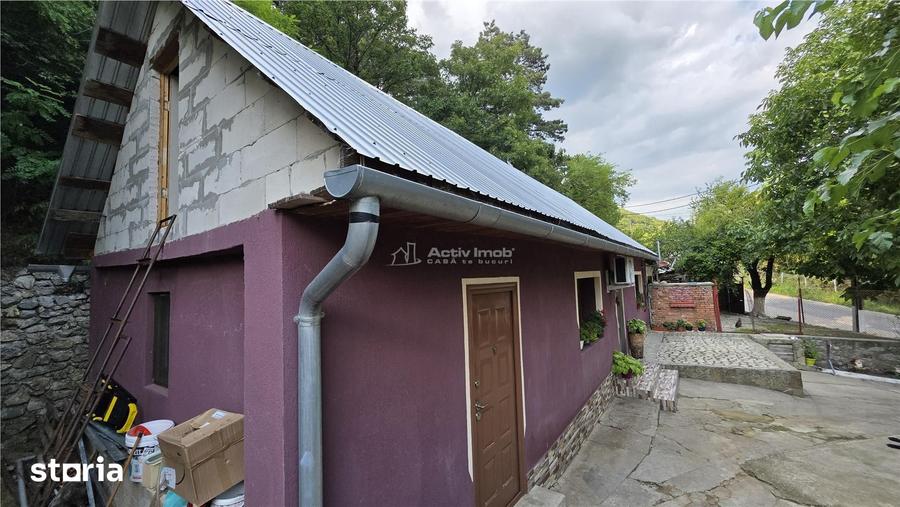 Casă cu 3 camere cu Teren 420 Mp în Oravița