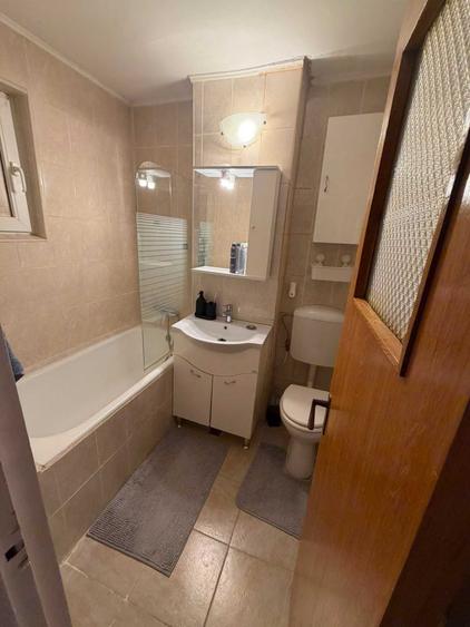 Apartament cu 2 camere decomandat în Pajura