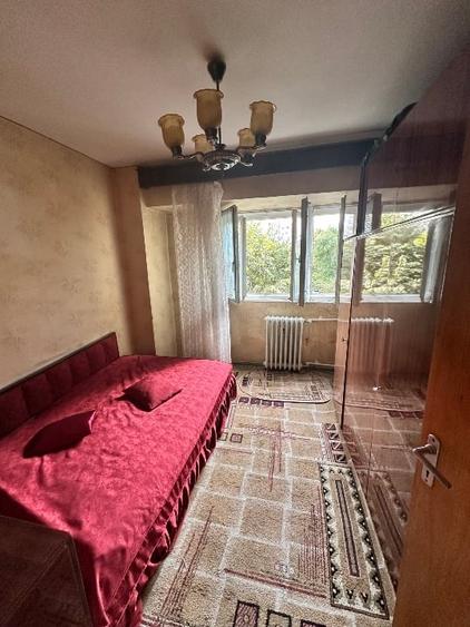 Apartament cu 4 camere decomandat în Militari