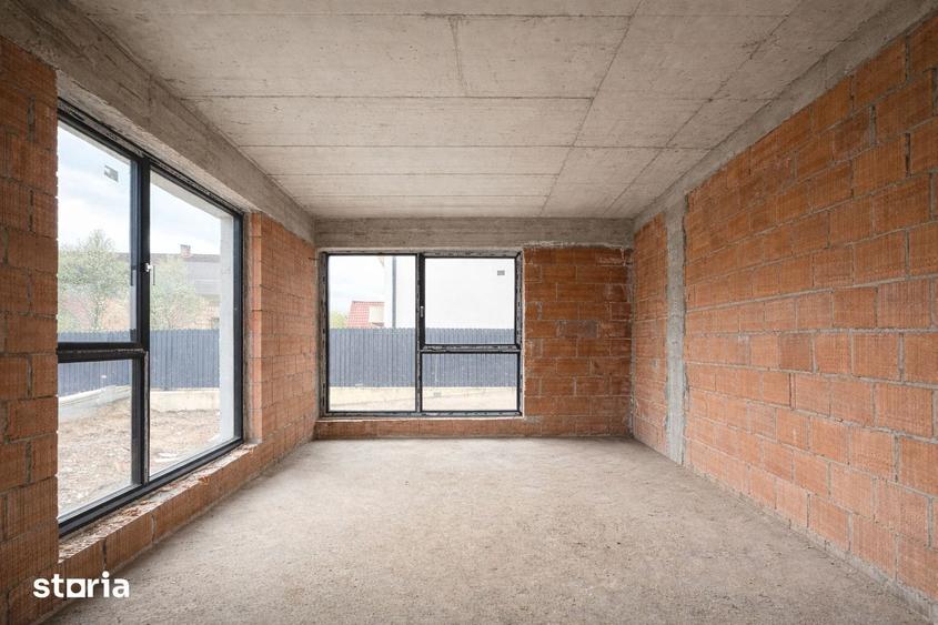 Casă cu 5 camere cu Teren 600 Mp în Florești