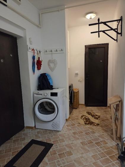 Apartament cu 3 camere decomandat în Energia
