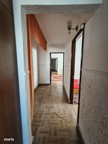 Apartament cu 3 camere decomandat în Micro 14