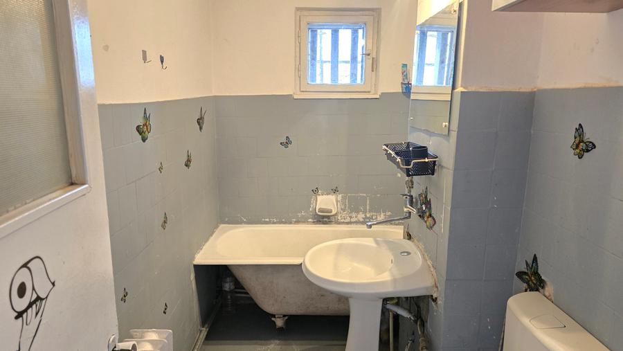 Apartament cu 2 camere semidecomandat în Piața Centrală