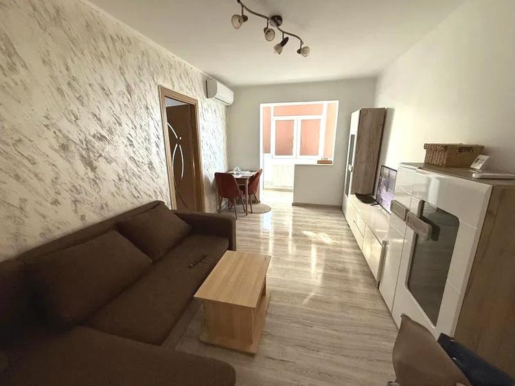 Apartament cu 2 camere semidecomandat, mobilat în Tomis Nord