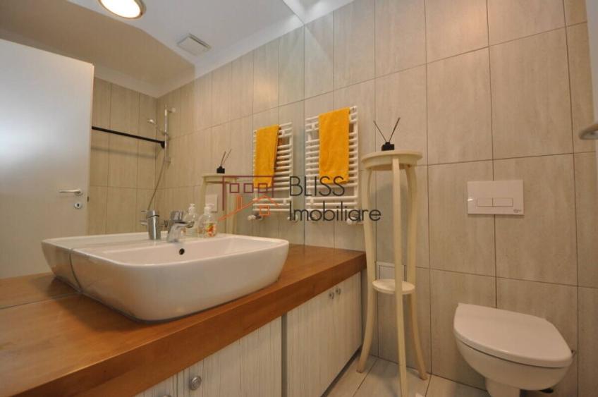 Apartament cu 3 camere semidecomandat în Titan