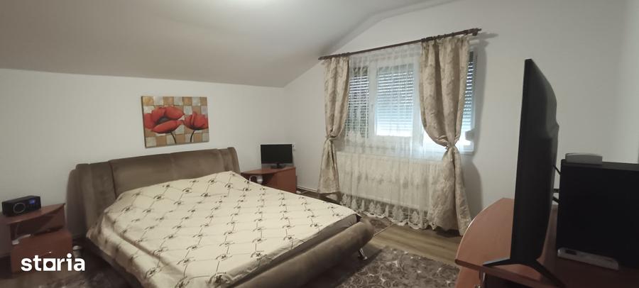 Casă cu 5 camere cu Teren 360 Mp în Calea București
