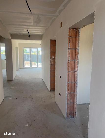 Casă cu 4 camere cu Teren 500 Mp în Centrul Civic