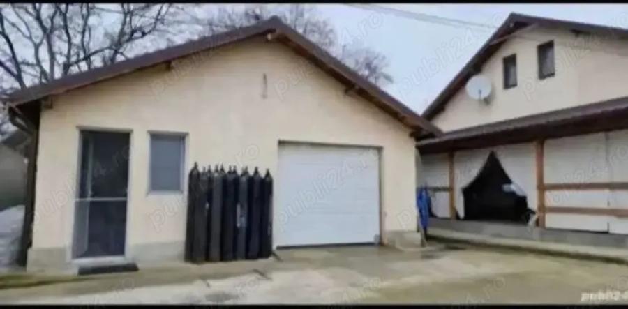Casă cu 3 camere cu Teren 2600 Mp în Urlați