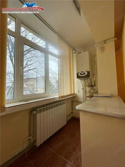 Apartament cu 4 camere în Spitalului
