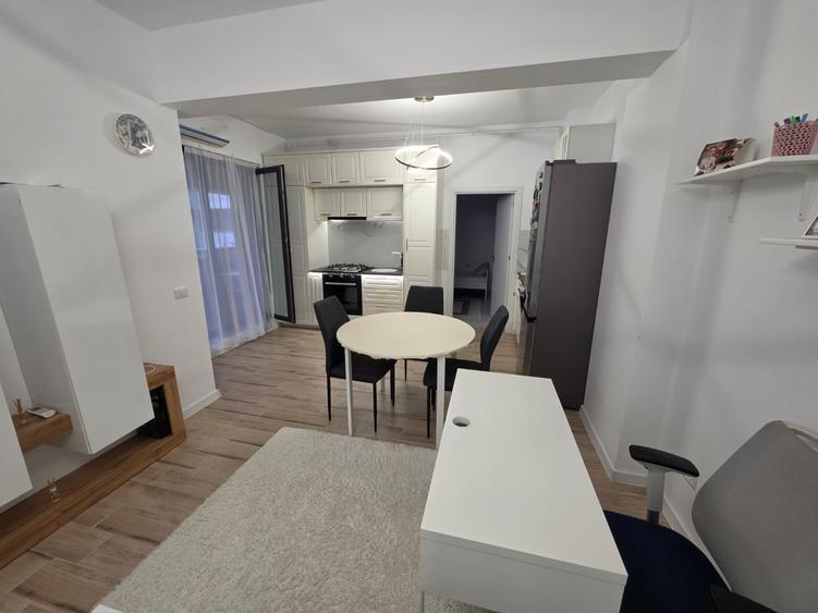 Apartament cu 2 camere semidecomandat în Titan