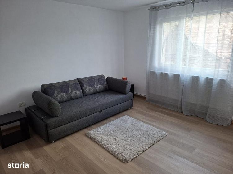 Casă cu 3 camere cu Teren 2100 Mp în Ghioșești