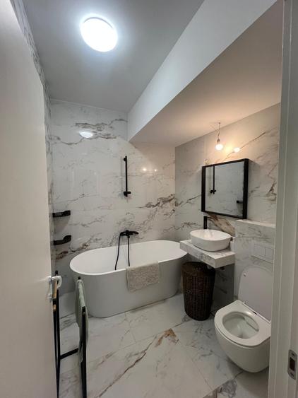 Apartament cu 3 camere decomandat, mobilat în Sisești
