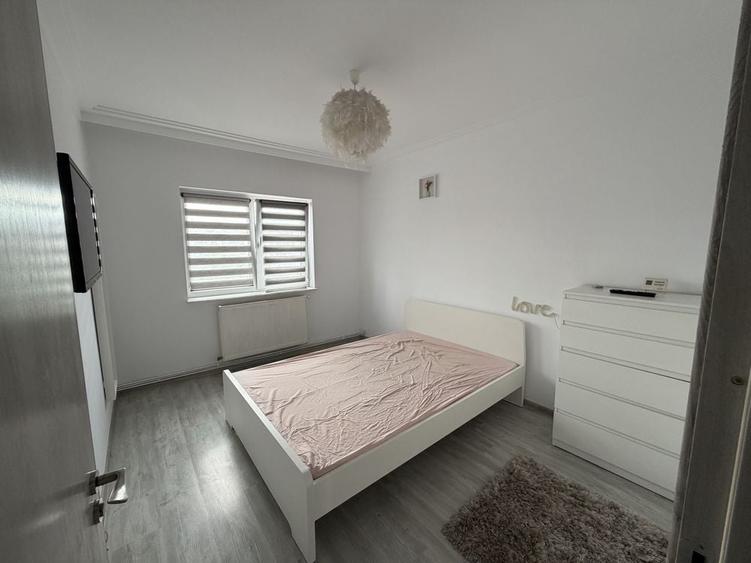 Apartament cu 3 camere decomandat în Popa Șapcă