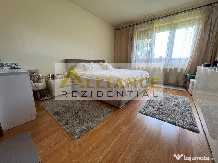 Casă cu 4 camere cu Teren 300 Mp în Glina
