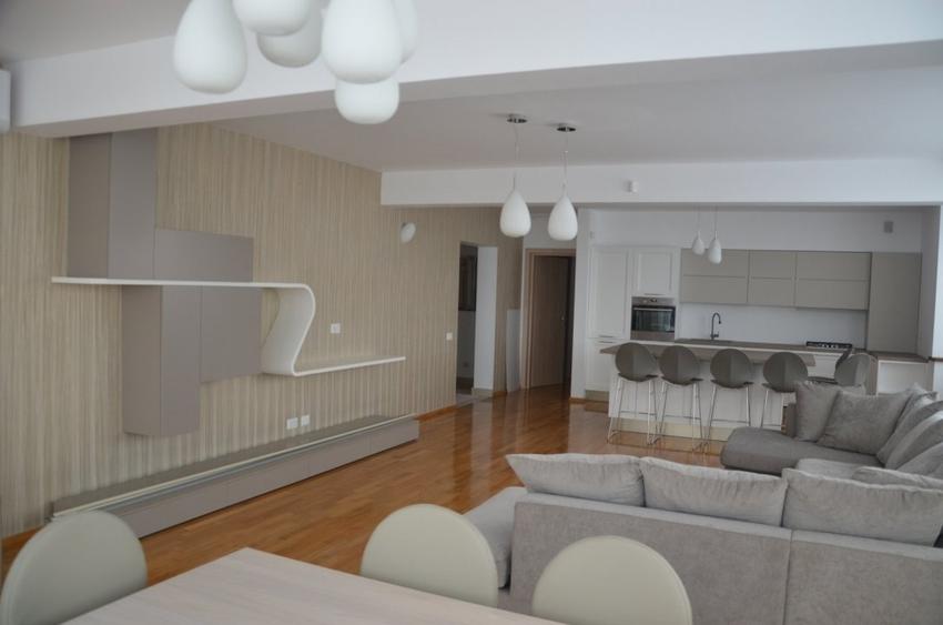 Apartament cu 3 camere decomandat, mobilat în Grădina Icoanei