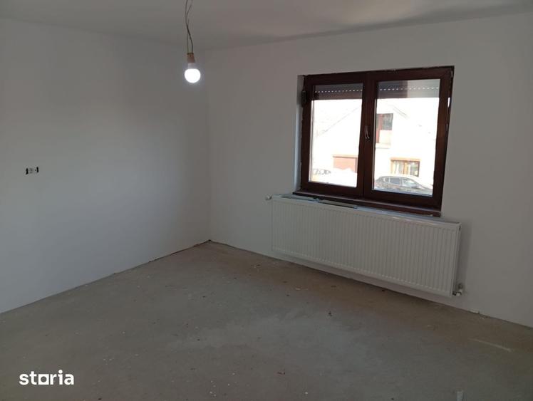 Casă cu 6 camere cu Teren 565 Mp în Central