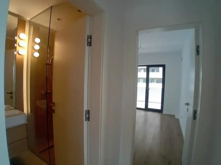 Apartament cu 3 camere decomandat în Barbu Văcărescu