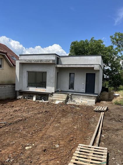 Casă cu 2 camere în Popoveni