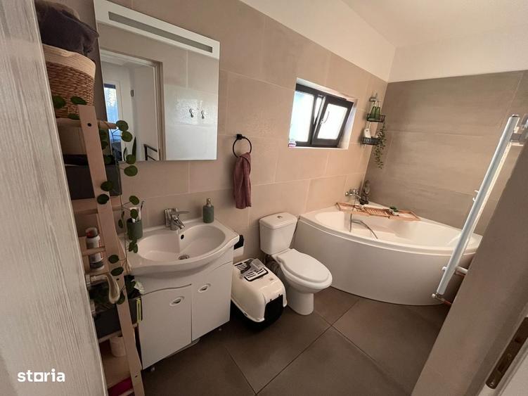 Casă cu 4 camere în Hlincea