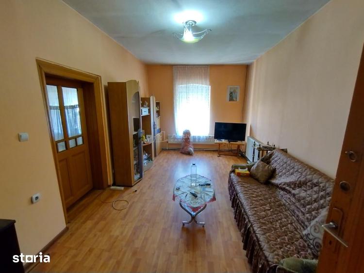 Casă cu 5 camere cu Teren 1800 Mp în Ciuchici