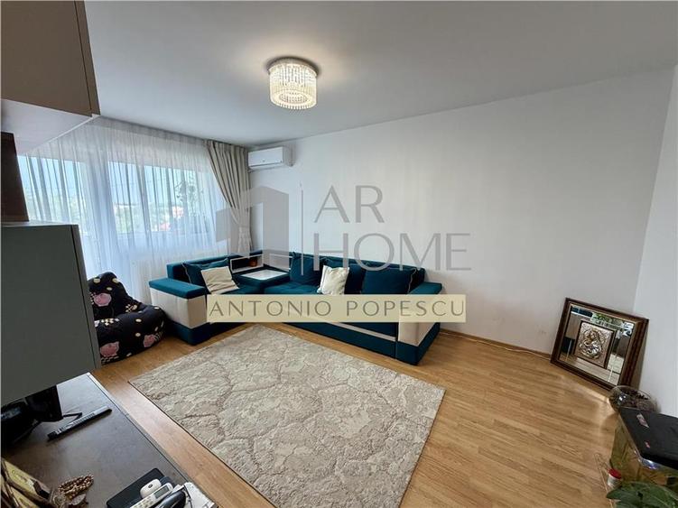 Apartament cu 4 camere decomandat, mobilat în Republicii