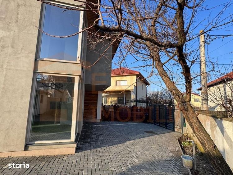 Casă cu 4 camere în Central