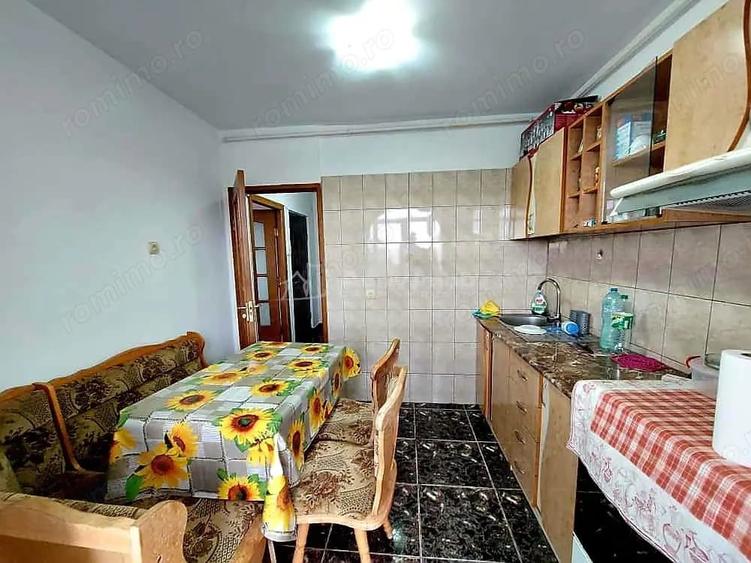 Apartament cu 3 camere decomandat în Dorobanți