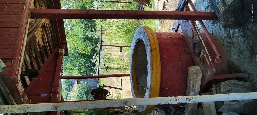 Casă cu 4 camere cu Teren 2500 Mp în Brădeanu