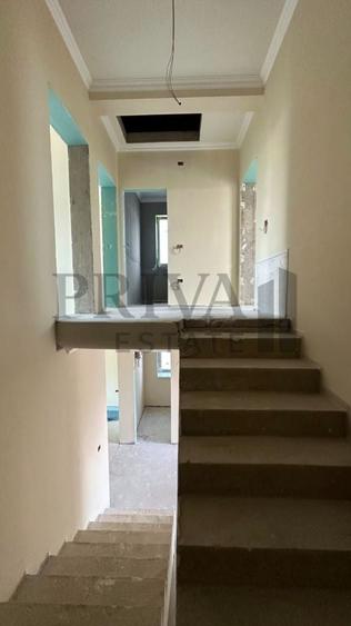 Duplex cu 5 camere cu Canalizare în Moșnița Nouă