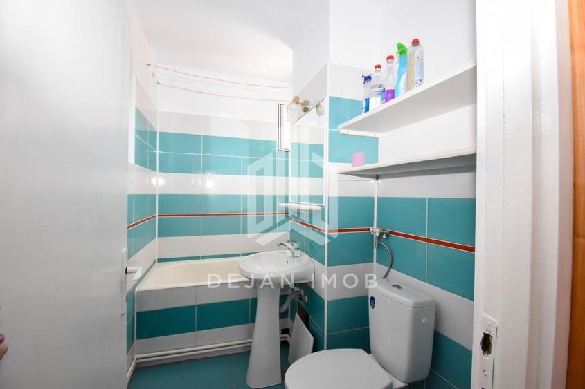 Apartament cu 3 camere decomandat în Simeria