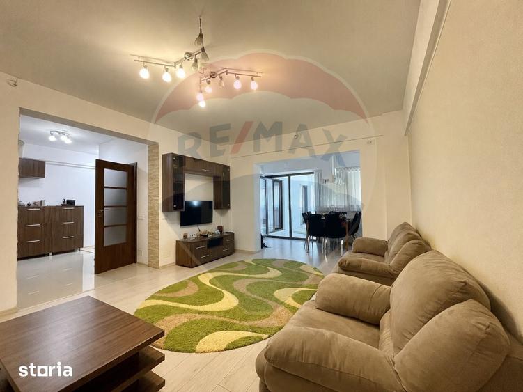 Apartament cu 3 camere decomandat în Sud