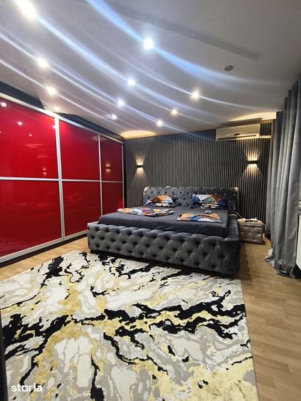 Casă cu 6 camere cu Teren 250 Mp în Tomis II