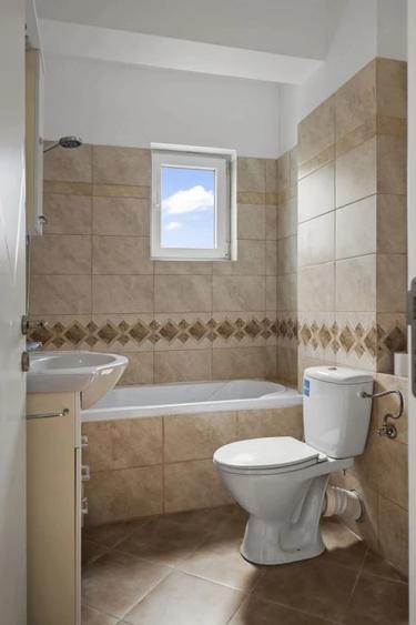 Otopeni, Central, Apartament 3 camere, 78,88mp, loc parcare, renovat, centrala - 10