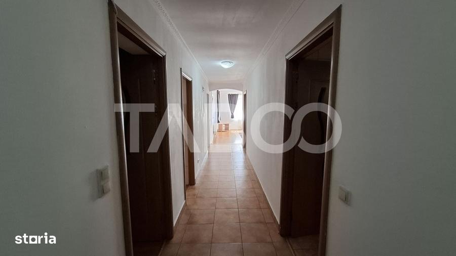 Apartament cu 3 camere decomandat în Piața Cluj