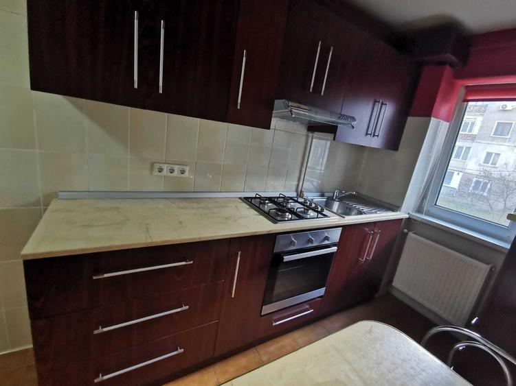 Apartament cu 2 camere semidecomandat în Exterior Vest
