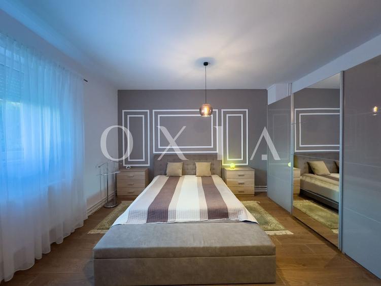 Casă individuală cu 7 camere cu Canalizare în Rogerius