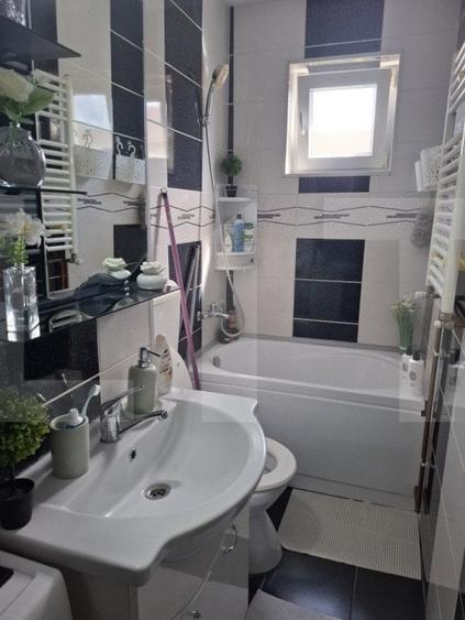 Apartament cu 3 camere semidecomandat, mobilat în Spitalul Județean