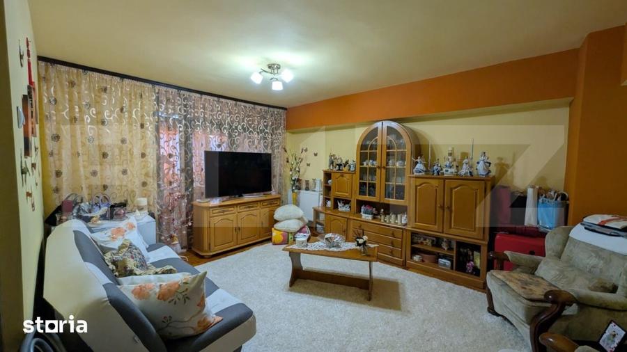 Apartament cu 3 camere decomandat în Central