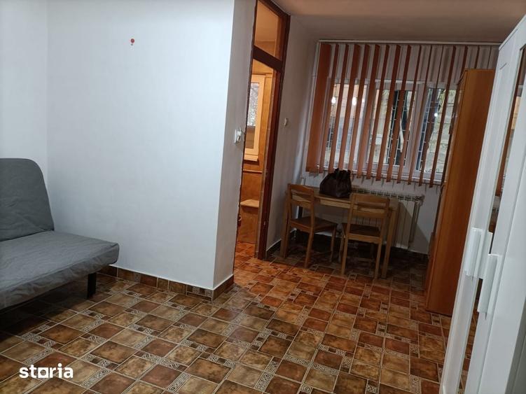 Garsonieră decomandată în Rahova