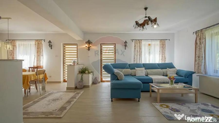 Casă cu 10 camere cu Teren 2789 Mp în Glăjărie