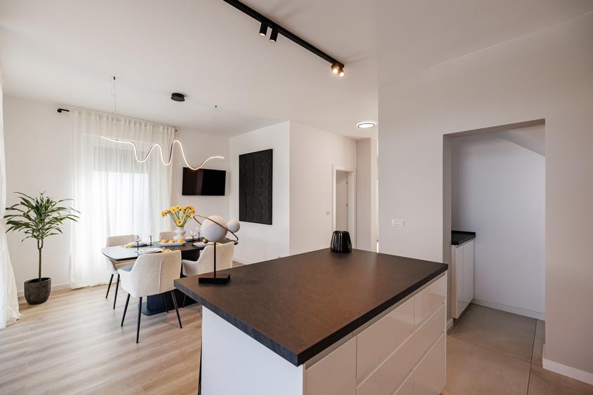 Duplex cu 4 camere cu Canalizare în Dumbrăvița