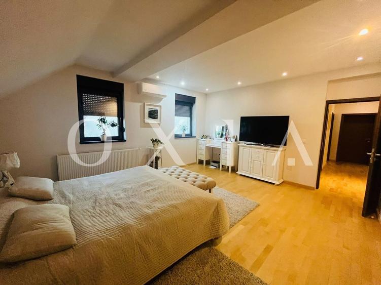 Duplex cu 5 camere cu Canalizare în Dumbrăvița