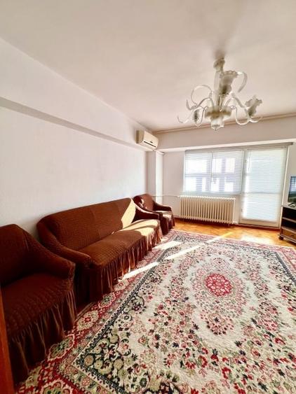 Apartament cu 4 camere decomandat în Unirii