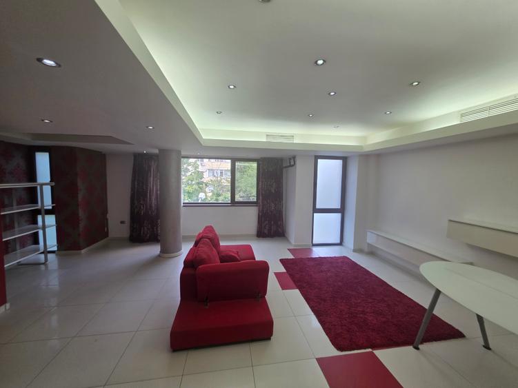Apartament cu 3 camere decomandat, mobilat în Moșilor