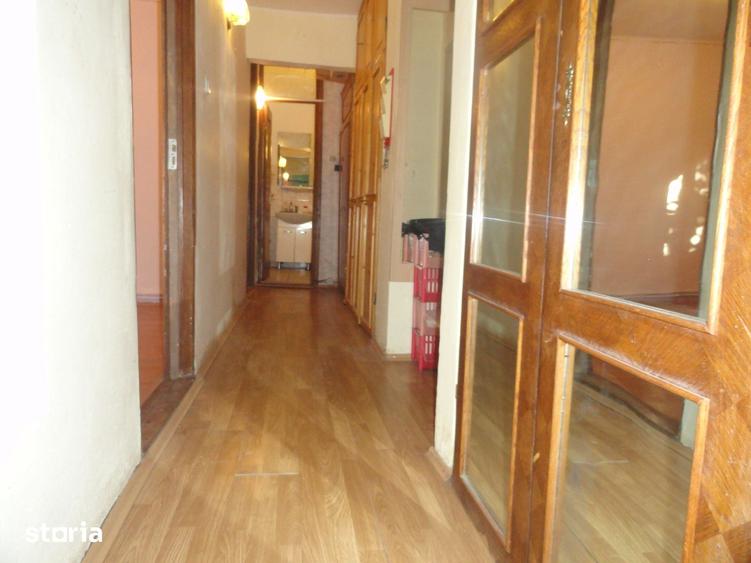 Apartament cu 4 camere decomandat în Micălaca