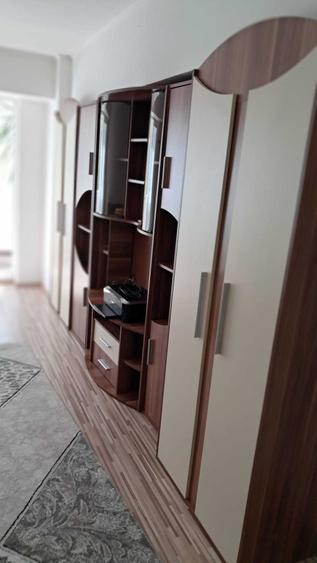 Proprietar inchiriez apartament 3 camere - 6