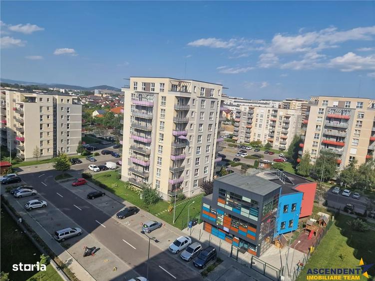 Garsonieră decomandată, mobilată în Tractorul