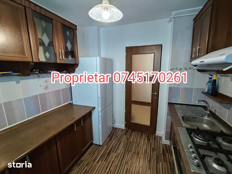 Apartament cu 3 camere decomandat în Berceni